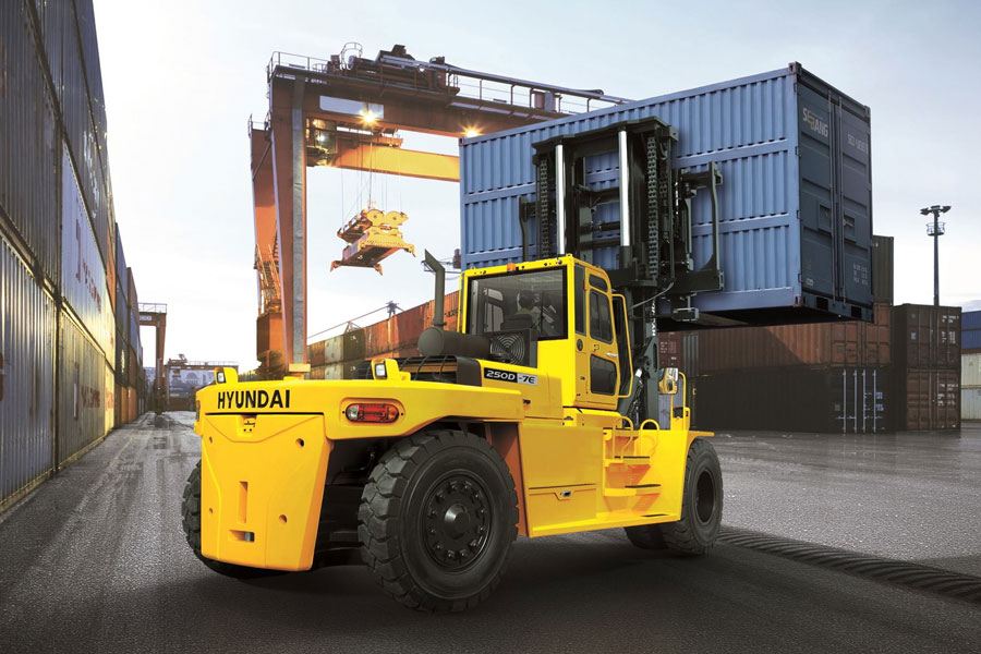 HYUNDAI FORKLIFT 25 TON